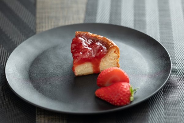 画像4: いちごソースのベイクドチーズケーキ　新商品お試しセール