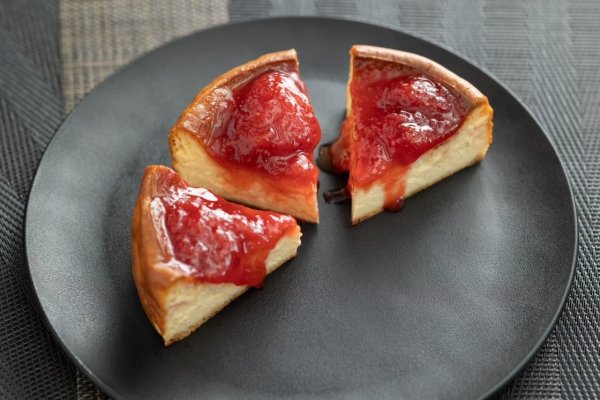 画像3: いちごソースのベイクドチーズケーキ　新商品お試しセール